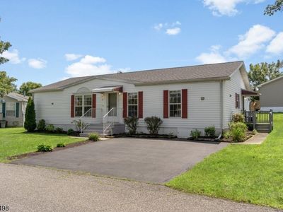 3 Lantern Ln