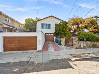 2443-2445 24th Ave