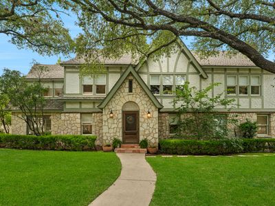 137 PARK DR