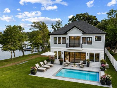 1100 Magothy Cir