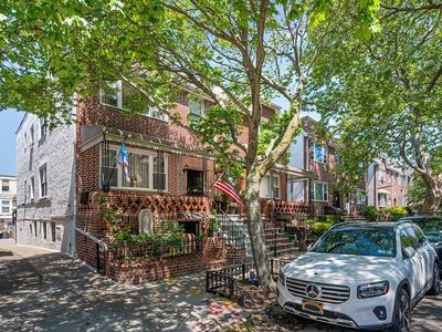 72 Bay 8th St