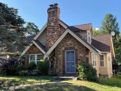 405 E Gregory Blvd