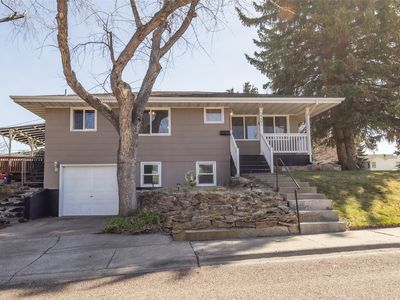 2201 8th Ave S
