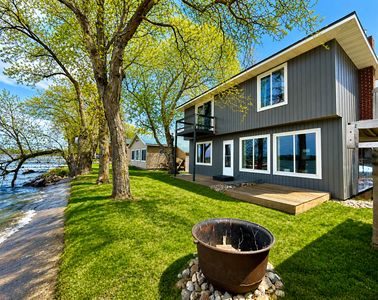 156 Dewey St