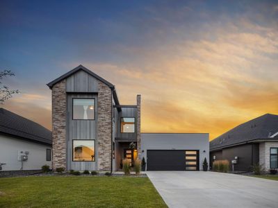 1724 Barefoot Dr