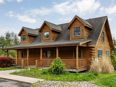 112 McCracken Rd