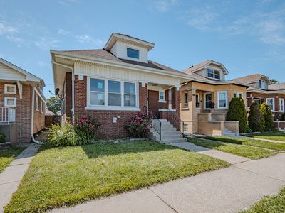 2716 East Ave