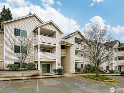 11915 Roseburg Avenue S #204