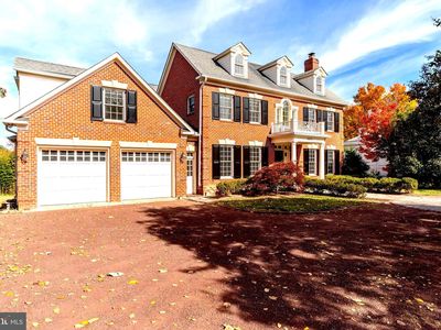 4011 Bradley Ln