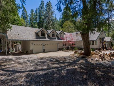 5689 Blue Mountain Dr