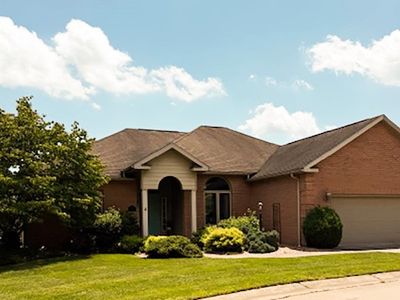 4 Greenmont Gdns