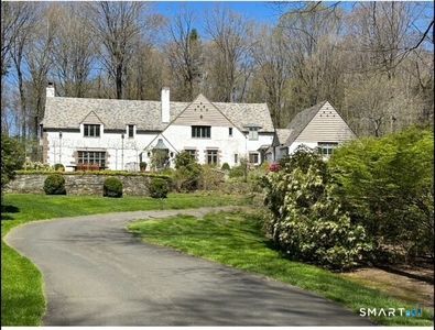 11 Stonebridge Lane