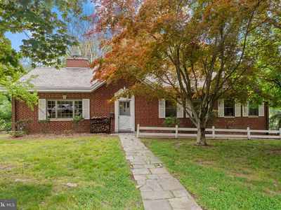 8316 Macarthur Rd