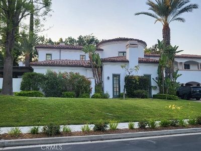 4995 Avenida Oriente