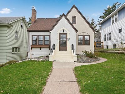 823 Grand View Ave