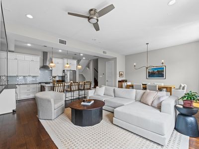910 W 18th St Unit B