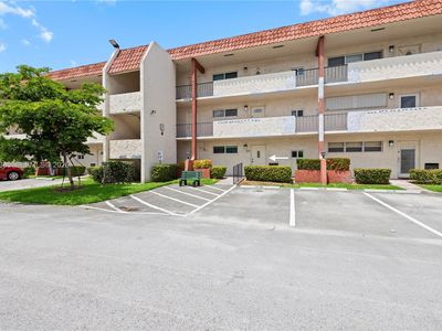 Property at 811 S Hollybrook Dr APT 105, Pembroke Pines, FL