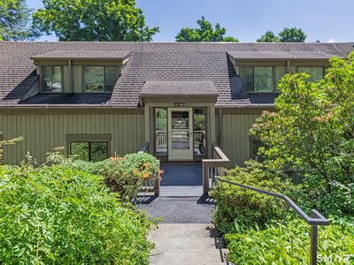 22 Heritage Village #B