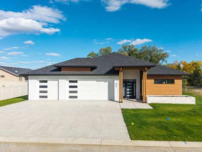 935 Nimitz Ct