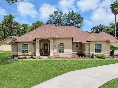 1102 W Point Dr