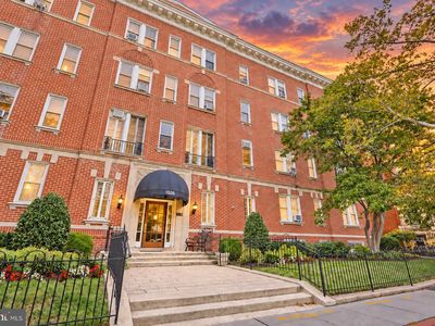 1526 17th St NW APT 215