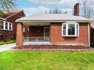 130 Roslyn Dr