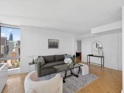 235 E 55th St APT 35C