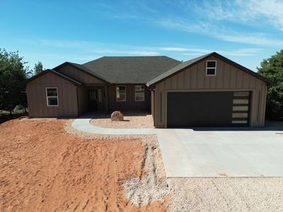 869 W Navajo Dr
