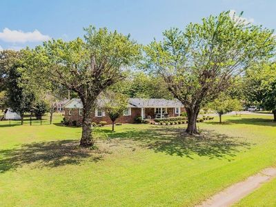 156 S Arrowhead Dr