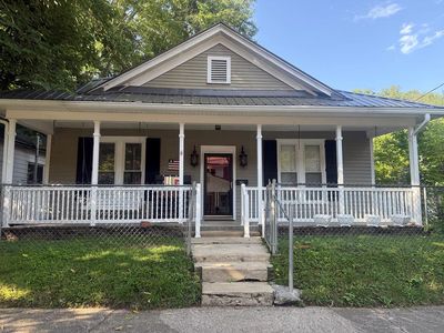 261 Scott Ave