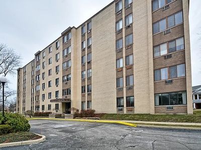 9745 S Karlov Ave APT 610