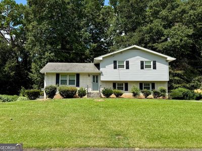 Property at 6641 Londonderry Dr, Morrow, GA