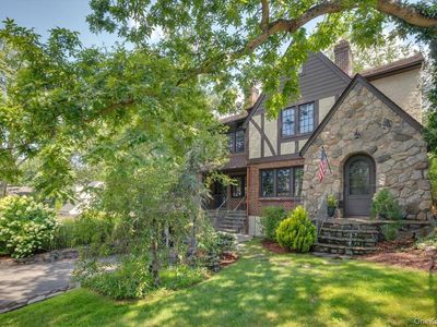 30 Lindbergh Avenue