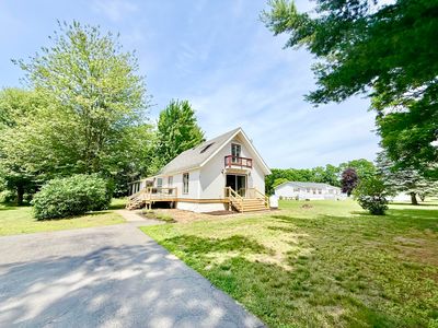 24 Locust Ln