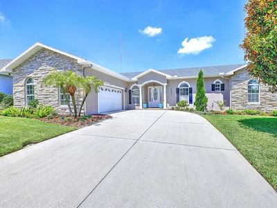 6785 High Knoll Dr