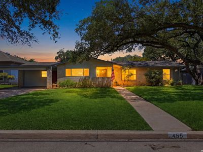 455 Laramie Dr.