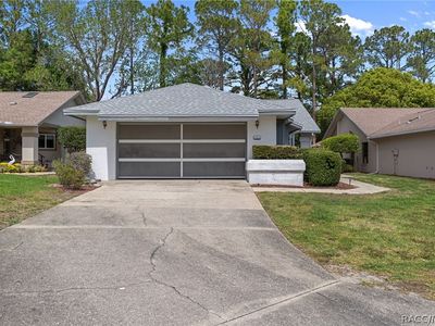 1 Medinah Dr W