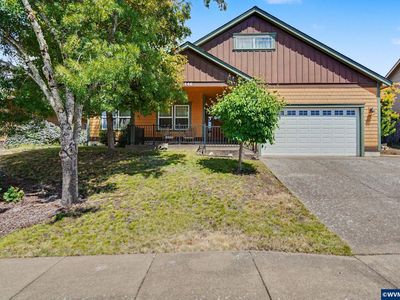 346 NW Foxglove St