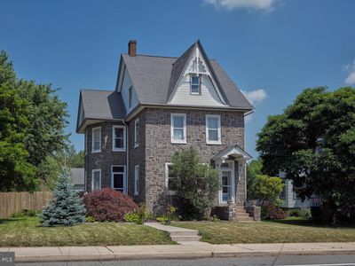 111 E Broad St