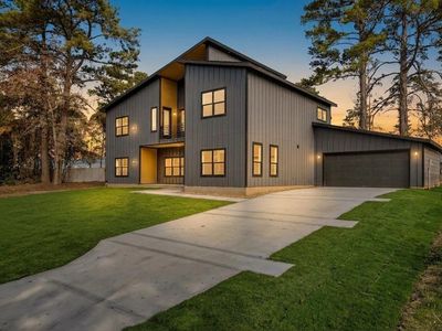 7292 Edgewater Dr