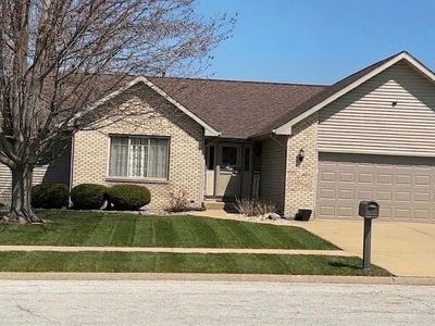 Property at 307 E Butler Ave, Grant Park, IL