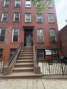 86 Waverly Ave