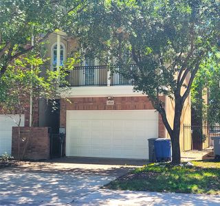 5824 La Vista Dr