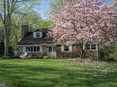 1211 Mountainview Blvd