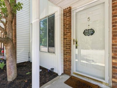 5 Nicholas Ct