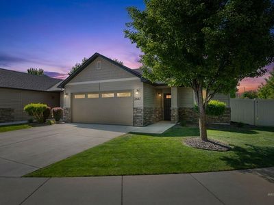 2647 E Apricot Dr