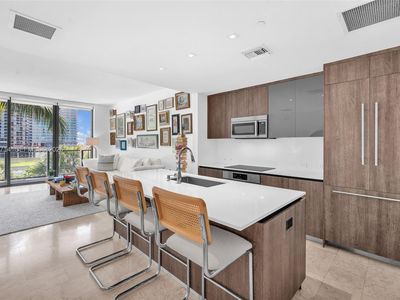 68 SE 6th St Ste 806