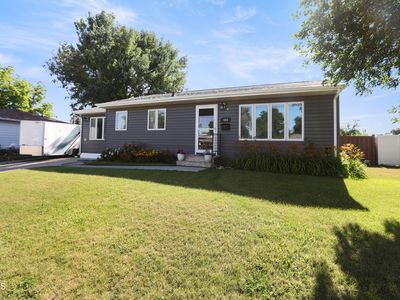 504 15th Ave W