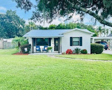 1095 De La Palma Ave