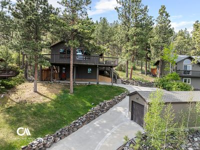 1025 Strawberry Dr